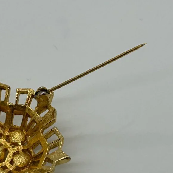 Vintage Gold-Tone Brooch & Clip-on Earrings Set With Faux Pearls Statement - Picture 10 of 16